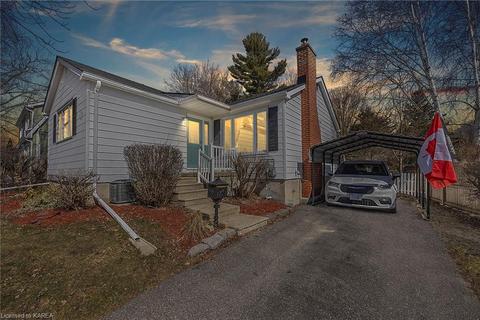 151 Hawthorne Avenue, House detached with 3 bedrooms, 1 bathrooms and 3 parking in Kingston ON | Card Image