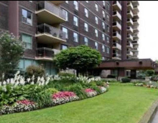 701 - 966 Inverhouse Dr, Condo with 3 bedrooms, 2 bathrooms and 1 parking in Mississauga ON | Image 1