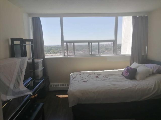 1210 - 530 Lolita Gdns, Condo with 3 bedrooms, 1 bathrooms and 2 parking in Mississauga ON | Image 15
