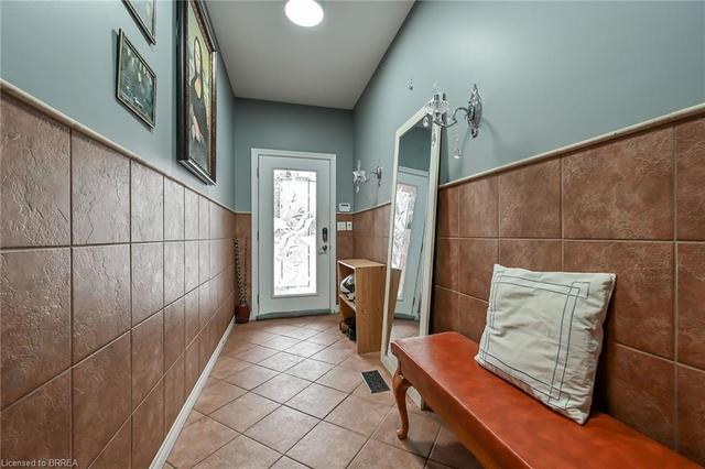 205 Paris Road, House detached with 4 bedrooms, 2 bathrooms and 5 parking in Brantford ON | Image 34