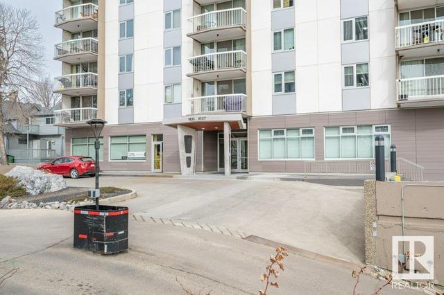 1501 - 9835 113 St Nw, Condo with 2 bedrooms, 1 bathrooms and 1 parking in Edmonton AB | Image 4