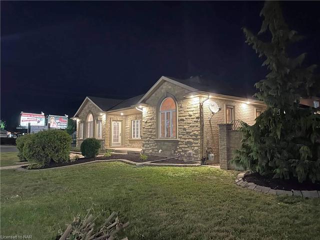 4956 Dorchester Road, House detached with 7 bedrooms, 3 bathrooms and 8 parking in Niagara Falls ON | Image 1