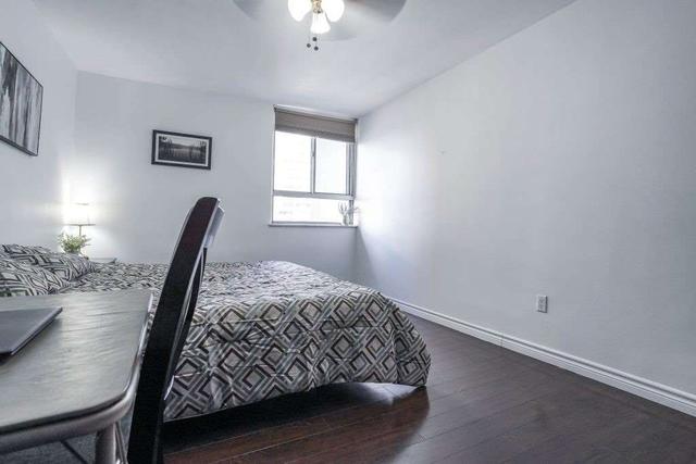 1818 - 1 Massey Sq, Condo with 1 bedrooms, 1 bathrooms and 0 parking in Toronto ON | Image 3
