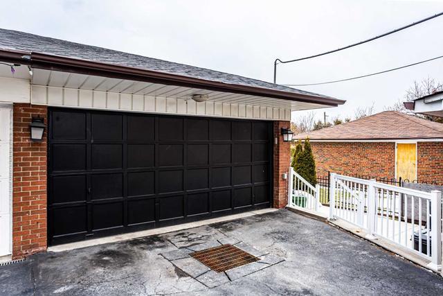 17 Gotham Crt, House semidetached with 3 bedrooms, 3 bathrooms and 7 parking in Toronto ON | Image 28