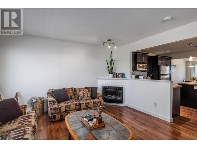 105 - 440 Hartman Road, House attached with 2 bedrooms, 2 bathrooms and 2 parking in Kelowna BC | Image 8
