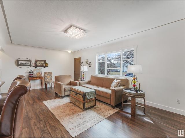 10551 40 St Nw, House detached with 3 bedrooms, 2 bathrooms and 4 parking in Edmonton AB | Image 8