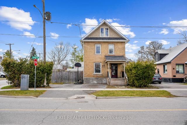 99 Lynch St, House detached with 4 bedrooms, 2 bathrooms and 2 parking in Peterborough ON | Image 12