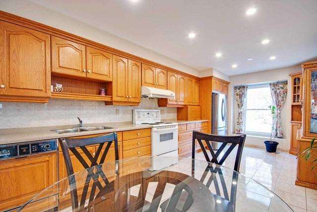 79 Upton Cres, House attached with 3 bedrooms, 4 bathrooms and 4 parking in Markham ON | Image 15