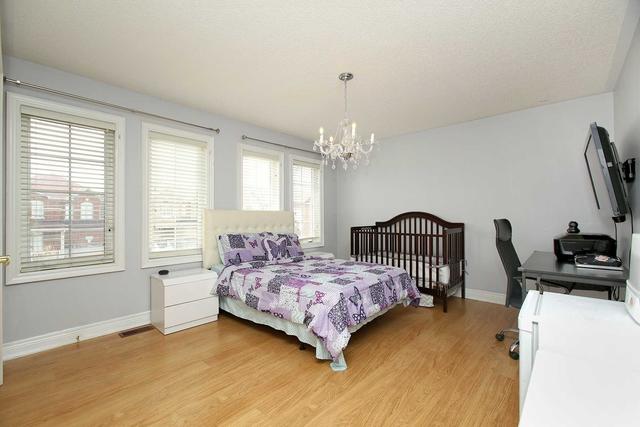 3 Prada Crt, House detached with 4 bedrooms, 5 bathrooms and 5 parking in Brampton ON | Image 16