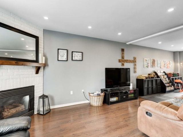 Upper - 226 Howard Cres, House detached with 4 bedrooms, 3 bathrooms and 1 parking in Orangeville ON | Image 6