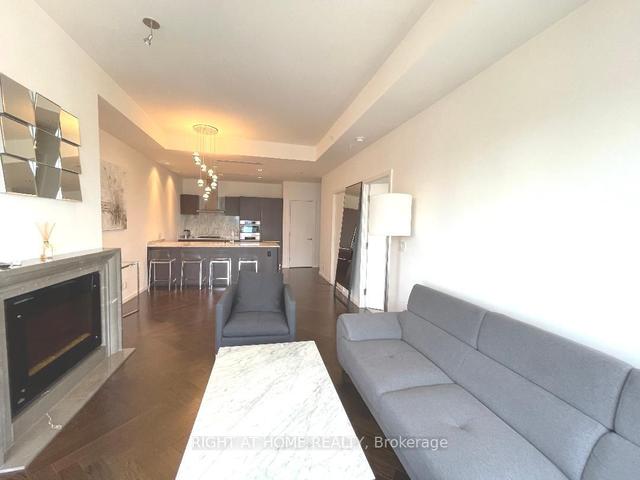5607 - 180 University Ave, Condo with 1 bedrooms, 1 bathrooms and 1 parking in Toronto ON | Image 24