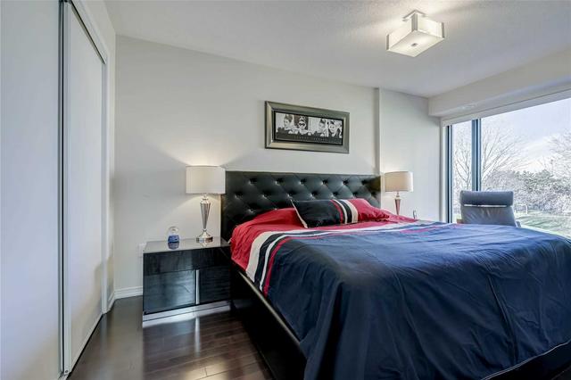 105 - 136 Widdicombe Hill Blvd, Townhouse with 3 bedrooms, 2 bathrooms and 1 parking in Toronto ON | Image 5