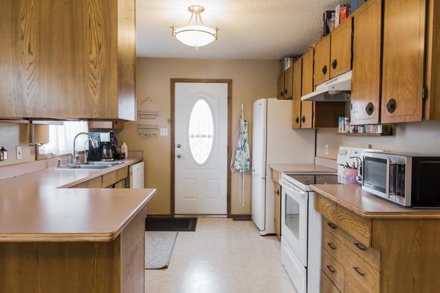 9614 74 Avenue, House detached with 3 bedrooms, 2 bathrooms and 3 parking in Grande Prairie AB | Image 8