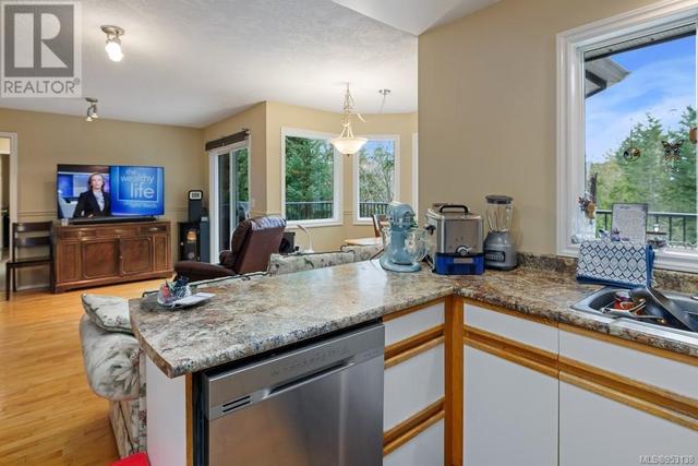 2704 Bonnie Pl, House detached with 6 bedrooms, 4 bathrooms and 6 parking in Cowichan Valley B BC | Image 25
