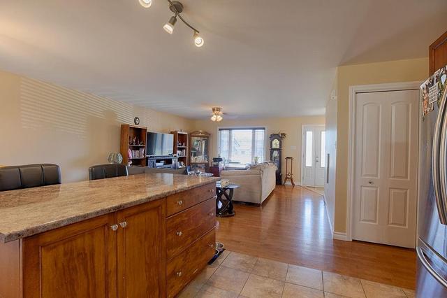 1012 Riverstone Trail, House detached with 4 bedrooms, 2 bathrooms and 4 parking in Petawawa ON | Image 4