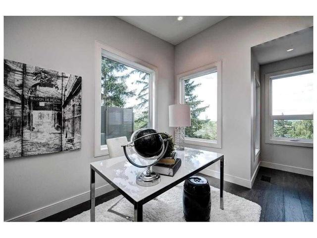 2507 21 Street Sw, Home with 4 bedrooms, 3 bathrooms and 2 parking in Calgary AB | Image 7