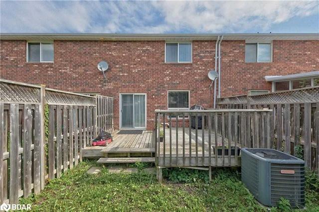 245 Stanley St, House attached with 3 bedrooms, 3 bathrooms and 3 parking in Barrie ON | Image 33