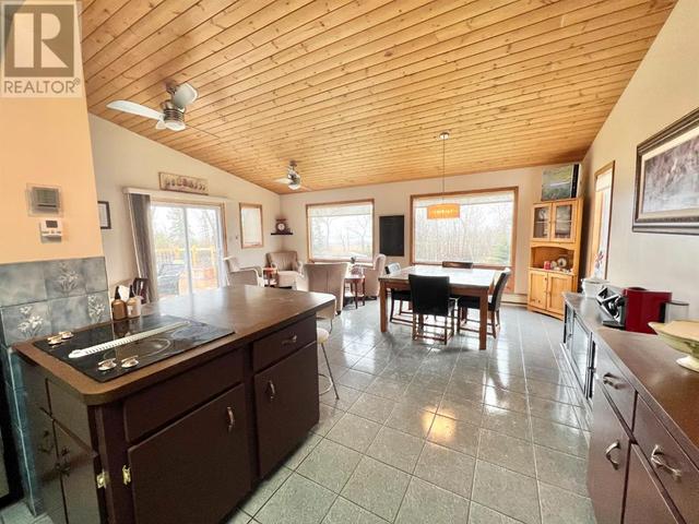 301 11 Avenue, House detached with 5 bedrooms, 1 bathrooms and 2 parking in Beaverlodge AB | Image 10