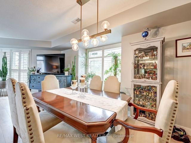 e - 43 Chester St S, Townhouse with 2 bedrooms, 2 bathrooms and 1 parking in Oakville ON | Image 3