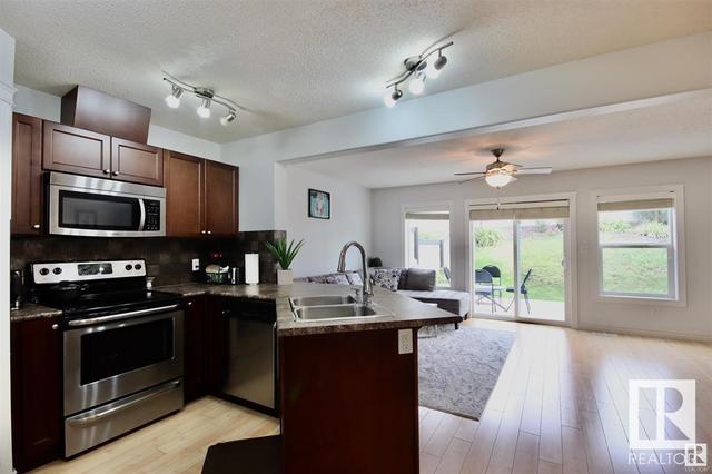 15136 33 St Nw, House semidetached with 3 bedrooms, 3 bathrooms and 2 parking in Edmonton AB | Image 3