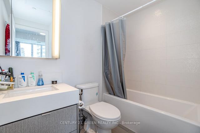 5502 - 10 York St, Condo with 1 bedrooms, 2 bathrooms and 0 parking in Toronto ON | Image 13