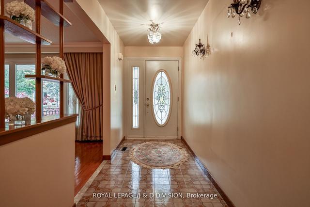 29 Longfield Rd, House detached with 4 bedrooms, 3 bathrooms and 6 parking in Toronto ON | Image 31