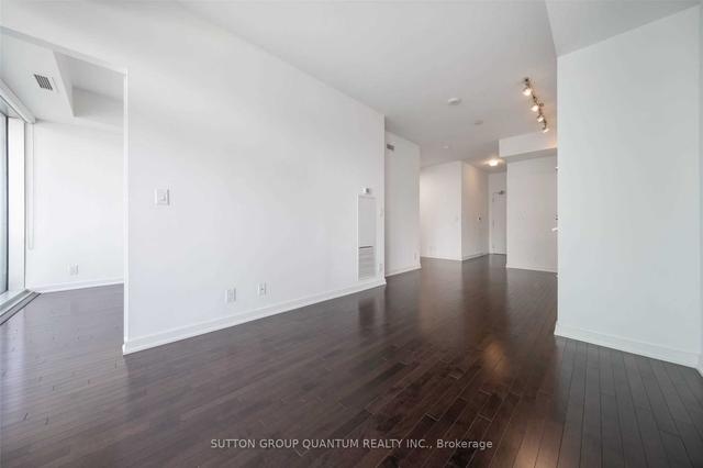 3809 - 12 York St, Condo with 1 bedrooms, 1 bathrooms and 1 parking in Toronto ON | Image 19