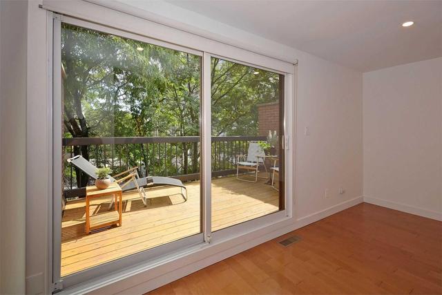 209A Mutual St, House attached with 3 bedrooms, 2 bathrooms and 1 parking in Toronto ON | Image 13