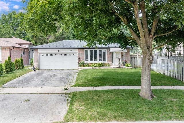 28 Baker Cres, House detached with 3 bedrooms, 2 bathrooms and 5 parking in Barrie ON | Image 1