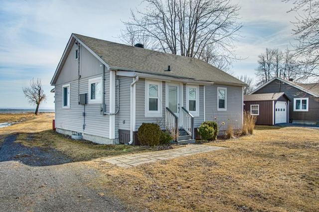 20458 Old Montreal Road, House detached with 2 bedrooms, 1 bathrooms and 2 parking in South Glengarry ON | Image 1