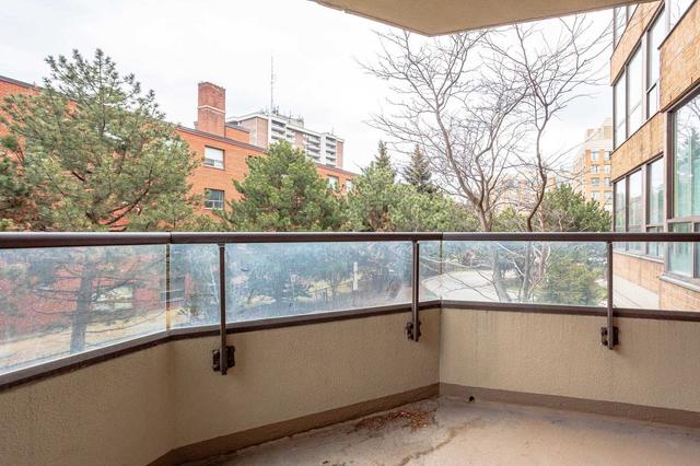 211 - 268 Ridley Blvd, Condo with 2 bedrooms, 2 bathrooms and 1 parking in Toronto ON | Image 9