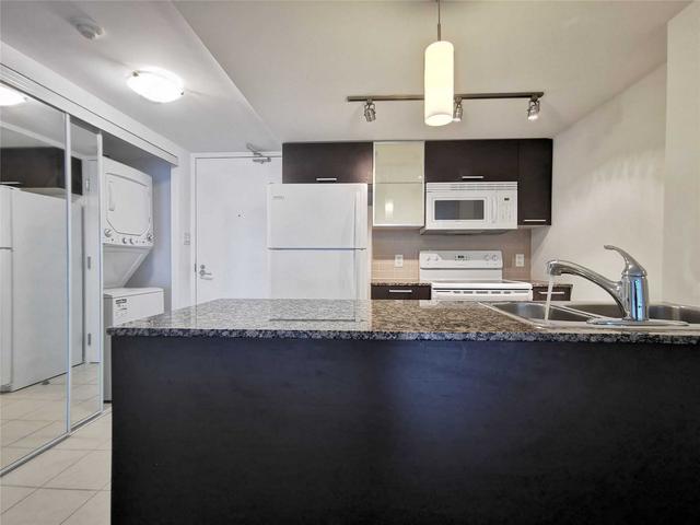 1201 - 38 Grenville St, Condo with 2 bedrooms, 2 bathrooms and 1 parking in Toronto ON | Image 15