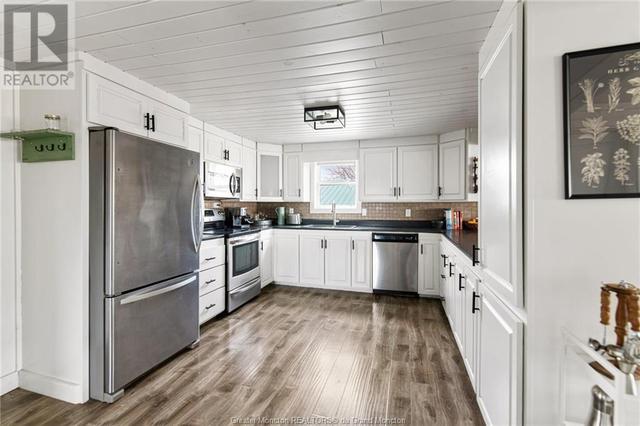 29 Sur L'ocean St, House detached with 2 bedrooms, 1 bathrooms and null parking in Beaubassin East NB | Image 6