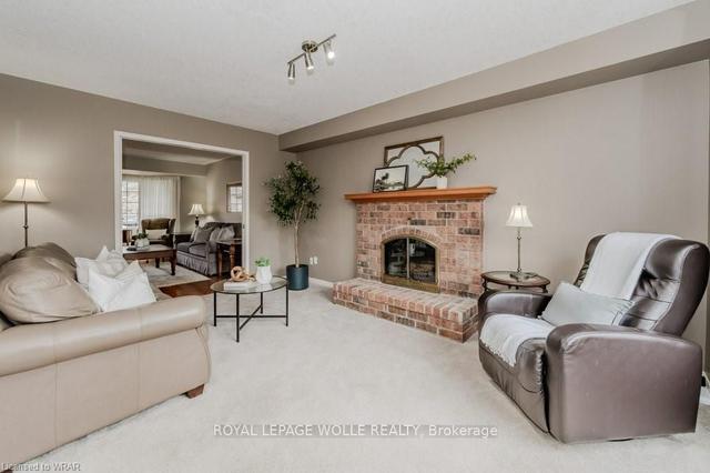 10 Parsons Crt, House detached with 4 bedrooms, 4 bathrooms and 6 parking in Kitchener ON | Image 3