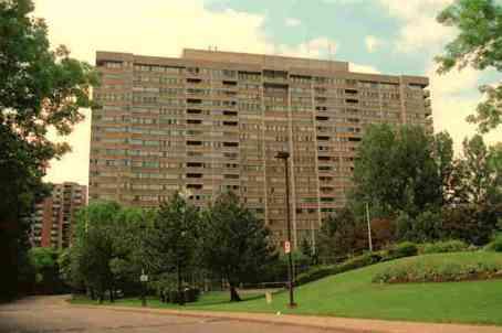 2001 - 50 Elm Dr E, Condo with 2 bedrooms, 2 bathrooms and 2 parking in Mississauga ON | Image 1