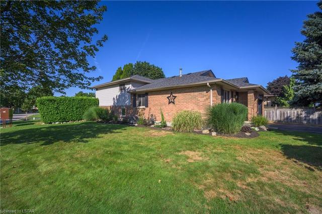 23 Huron Green, House detached with 3 bedrooms, 2 bathrooms and 3 parking in London ON | Image 42