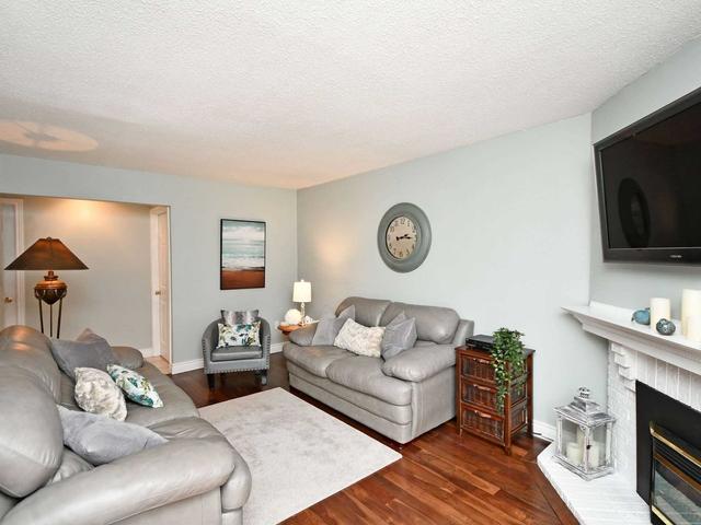 54 Madelaine Cres, House detached with 4 bedrooms, 4 bathrooms and 8 parking in Brampton ON | Image 11