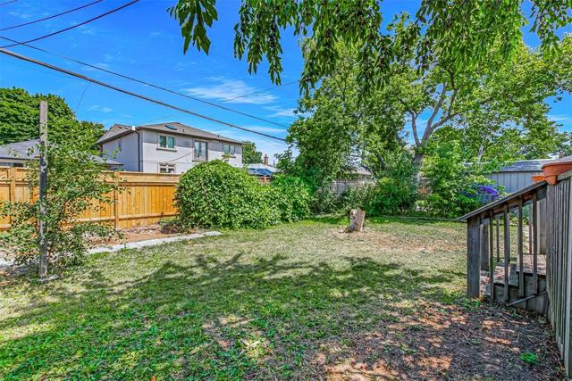 60 Holford Cres, House detached with 3 bedrooms, 1 bathrooms and 4 parking in Toronto ON | Image 11