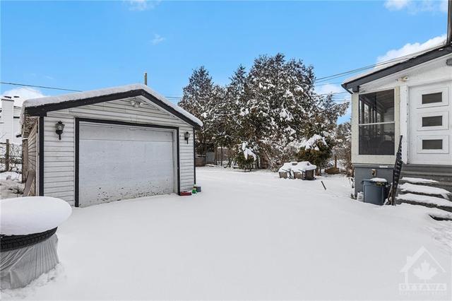 58 Jolliet Avenue, House detached with 1 bedrooms, 1 bathrooms and 4 parking in Ottawa ON | Image 4