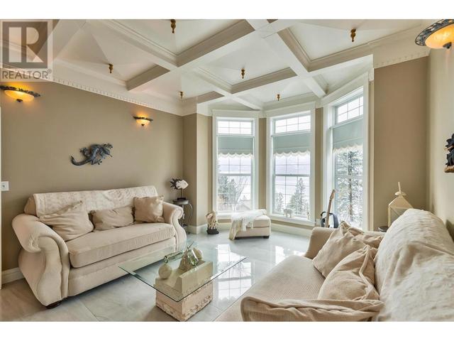 10569 Okanagan Centre Road W, House detached with 5 bedrooms, 2 bathrooms and 6 parking in Lake Country BC | Image 11
