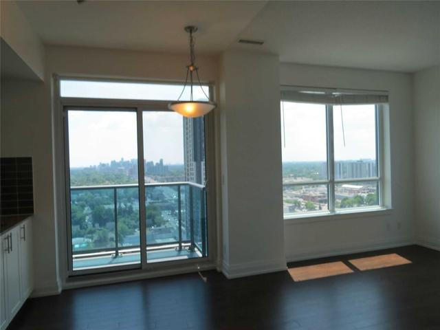 2009 - 7165 Yonge St, Condo with 2 bedrooms, 2 bathrooms and 1 parking in Markham ON | Image 5