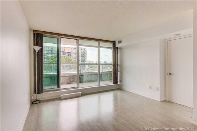 311 - 33 Singer Crt, Condo with 2 bedrooms, 2 bathrooms and 1 parking in Toronto ON | Image 9