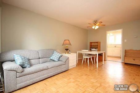 8 Thatcher Crct, House attached with 3 bedrooms, 2 bathrooms and 3 parking in Brampton ON | Image 8