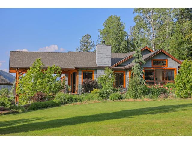 6890 Harrop Procter Road, House detached with 3 bedrooms, 3 bathrooms and 8 parking in Central Kootenay E BC | Image 39