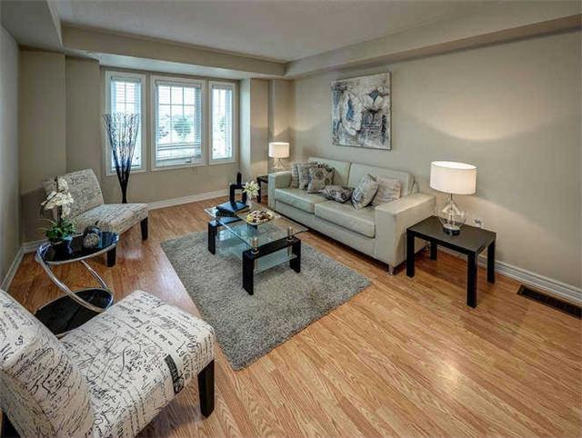 10008 Mccowan Rd, House attached with 3 bedrooms, 3 bathrooms and 1 parking in Markham ON | Image 3