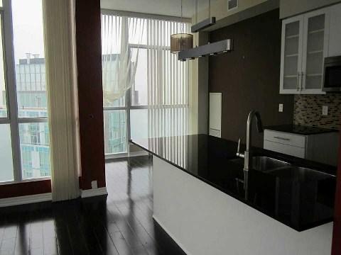 lph1 - 225 Webb Dr, Condo with 2 bedrooms, 3 bathrooms and 2 parking in Mississauga ON | Image 4