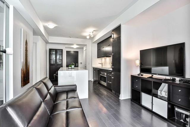 1011 - 1080 Bay St, Condo with 1 bedrooms, 1 bathrooms and 0 parking in Toronto ON | Image 4
