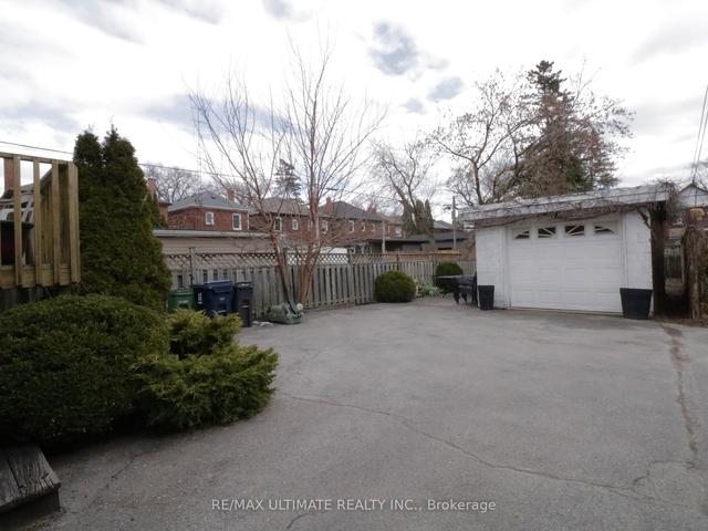 433 St Johns Rd, House detached with 3 bedrooms, 2 bathrooms and 3 parking in Toronto ON | Image 22