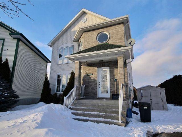 867 Pilon St, House detached with 3 bedrooms, 2 bathrooms and 3 parking in Toronto ON | Image 1