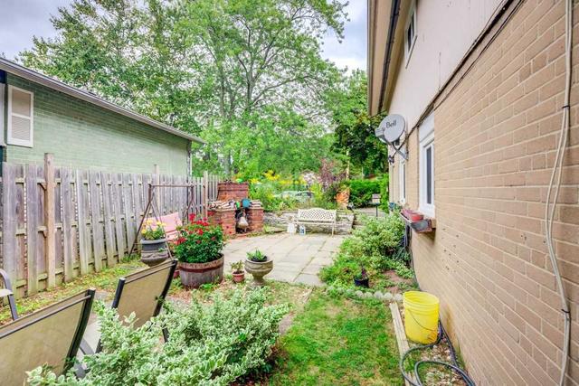 3 Lisa Rd, House detached with 3 bedrooms, 2 bathrooms and 2 parking in Toronto ON | Image 19